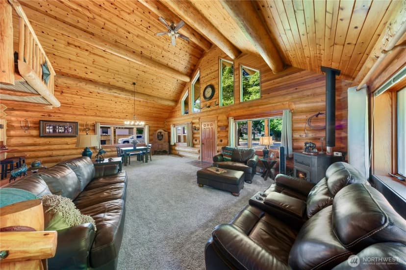 Property photo for 1080 Victoria Street, Sumas photo 9