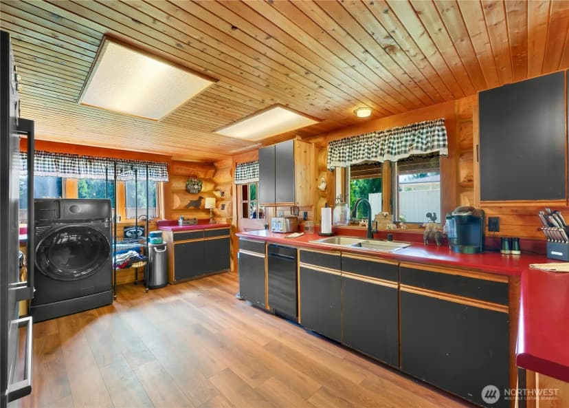 Property photo for 1080 Victoria Street, Sumas photo 19