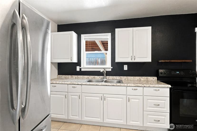 Property photo for 9 Freemont Avenue, Rock Island photo 4