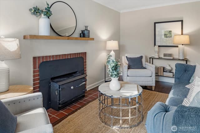 Property photo for 1022 Ne 72nd Street, Seattle photo 4
