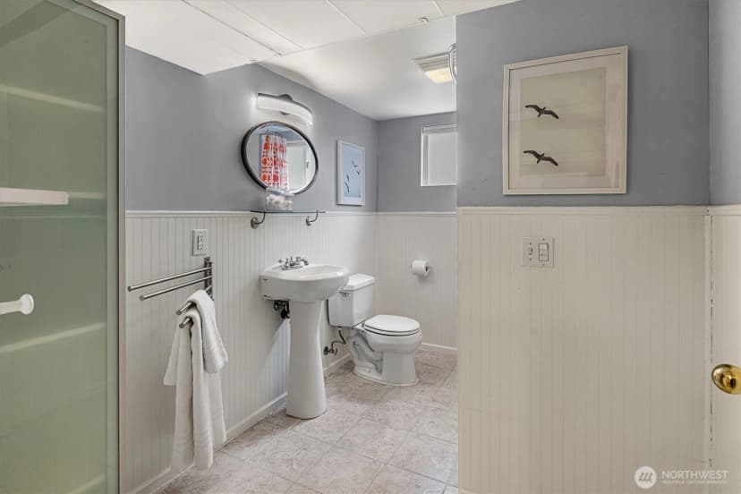 Property photo for 1022 Ne 72nd Street, Seattle photo 17