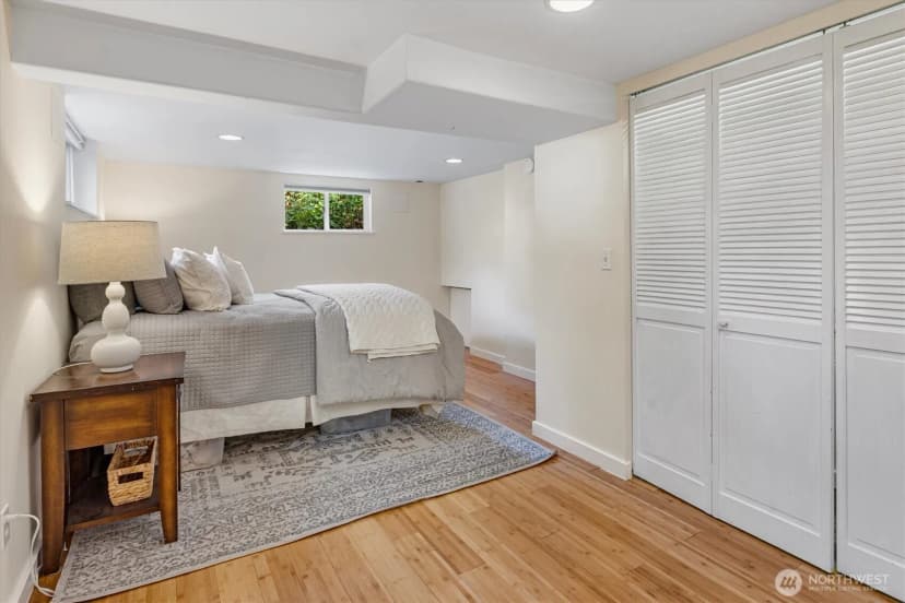 Property photo for 1022 Ne 72nd Street, Seattle photo 16