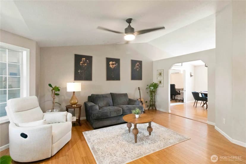 Property photo for 13 W Pine Lane, Longview photo 7
