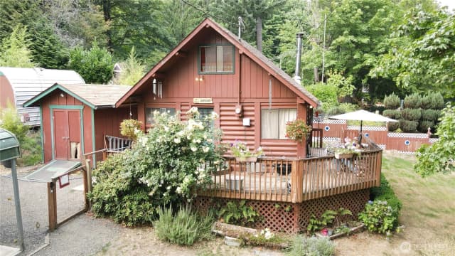 Property photo for 40 E Wood Lane, Shelton