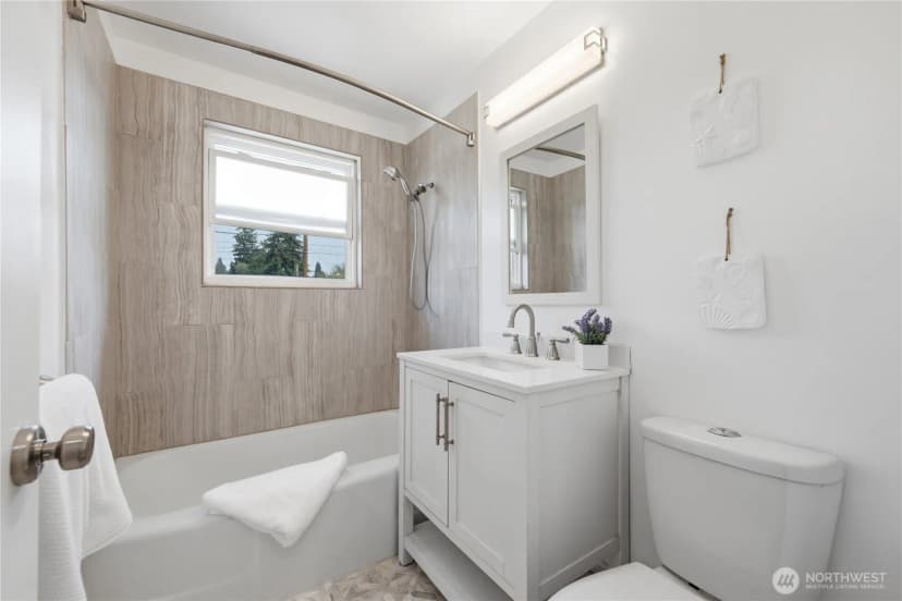 Property photo for 3844 49th Avenue Sw, Seattle photo 9