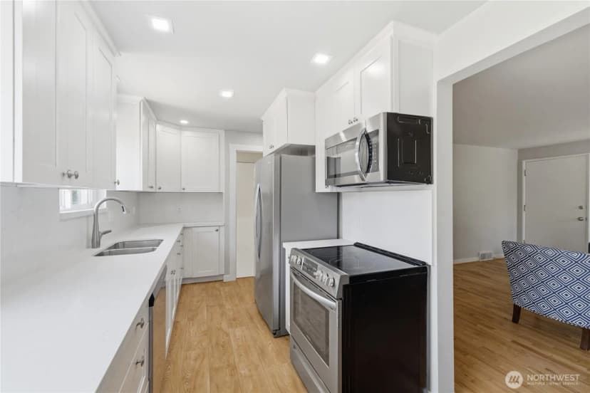 Property photo for 3844 49th Avenue Sw, Seattle photo 5
