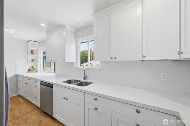 Property photo for 3844 49th Avenue Sw, Seattle photo 4