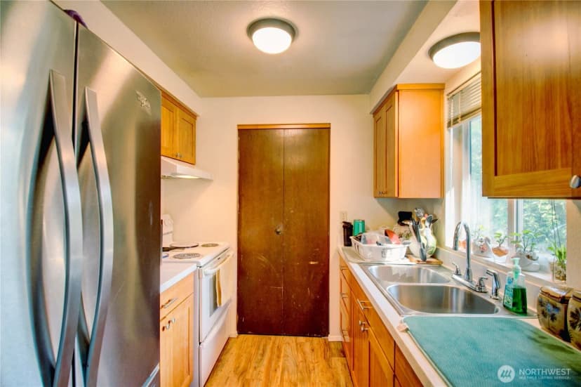 Property photo for 1100 N 18th Street, Mount Vernon photo 13
