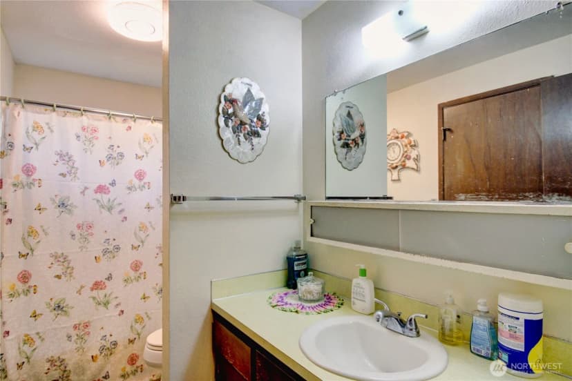 Property photo for 1100 N 18th Street, Mount Vernon photo 20