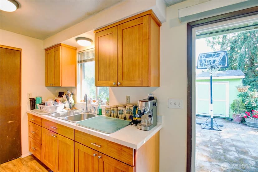 Property photo for 1100 N 18th Street, Mount Vernon photo 10