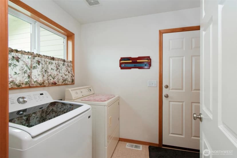 Property photo for 10 Valley Farm Court, Sequim photo 26
