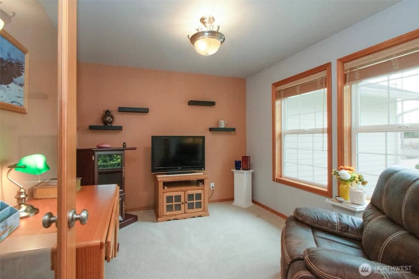 Property photo for 10 Valley Farm Court, Sequim photo 16