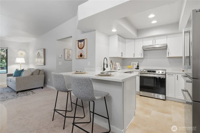 Property photo for 1266 Bellevue Way #4, Bellevue photo 11