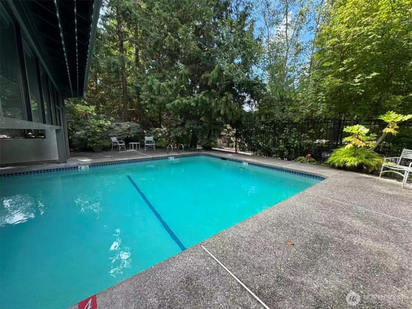 Property photo for 1266 Bellevue Way #4, Bellevue photo 24
