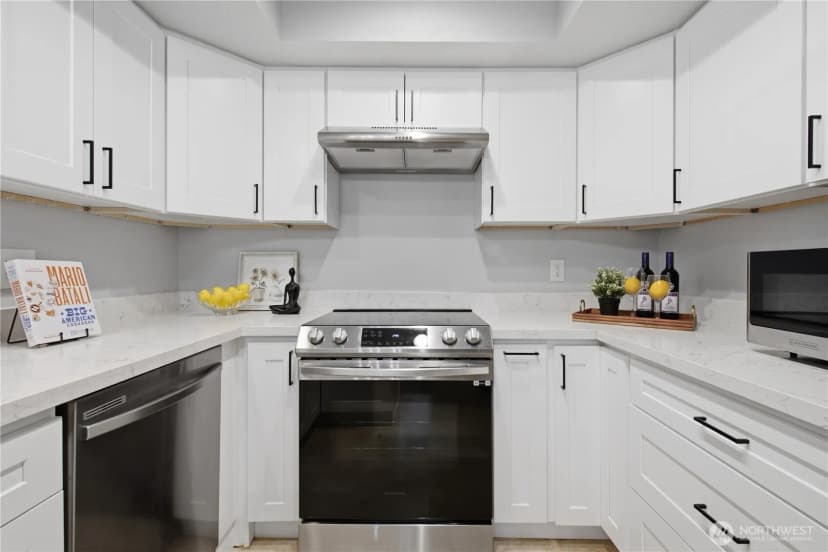 Property photo for 1266 Bellevue Way #4, Bellevue photo 12