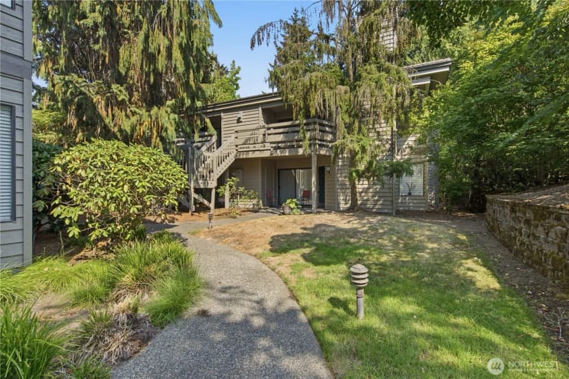 Property photo for 1266 Bellevue Way #4, Bellevue photo 22
