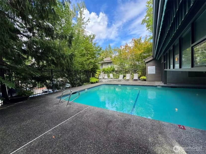 Property photo for 1266 Bellevue Way #4, Bellevue photo 23