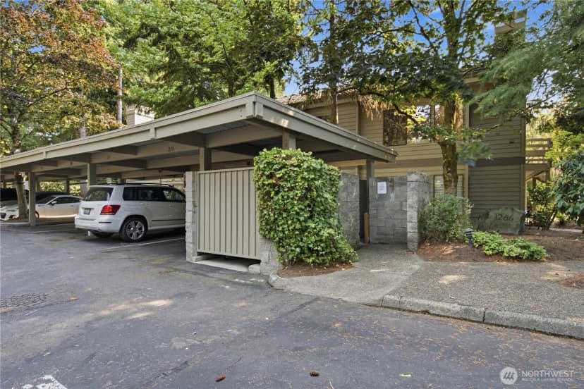 Property photo for 1266 Bellevue Way #4, Bellevue photo 21
