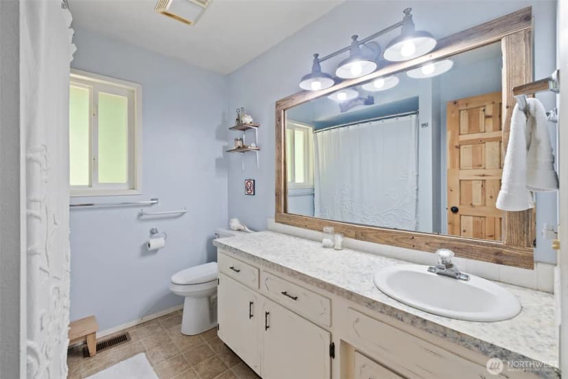 Property photo for 533 Hulse Road, Port Angeles photo 22