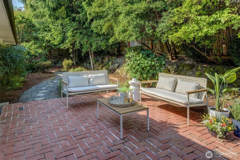 Property photo for 1411 176th Place Ne, Bellevue photo 28