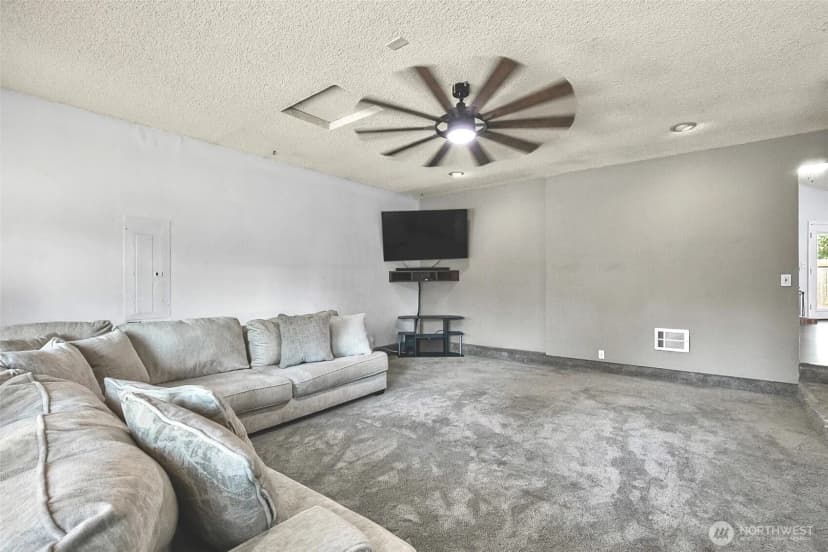 Property photo for 11510 Se 215th Street, Kent photo 14