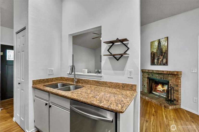 Property photo for 11510 Se 215th Street, Kent photo 10