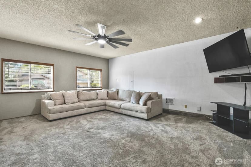 Property photo for 11510 Se 215th Street, Kent photo 12