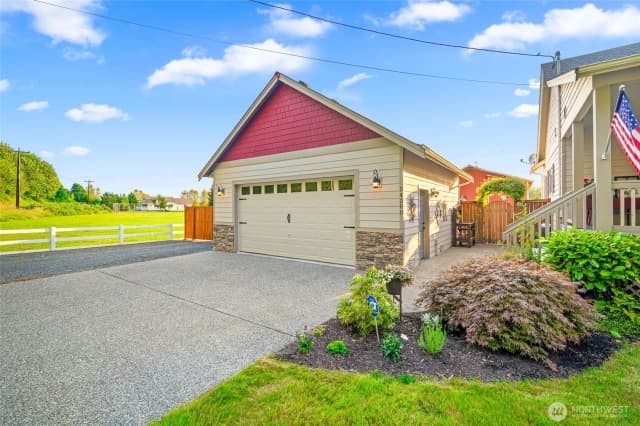 Property photo for 24200 Harvey Creek Rd, Arlington photo 3