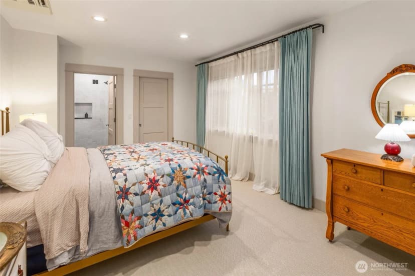 Property photo for 208 Waverly Way, Kirkland photo 34