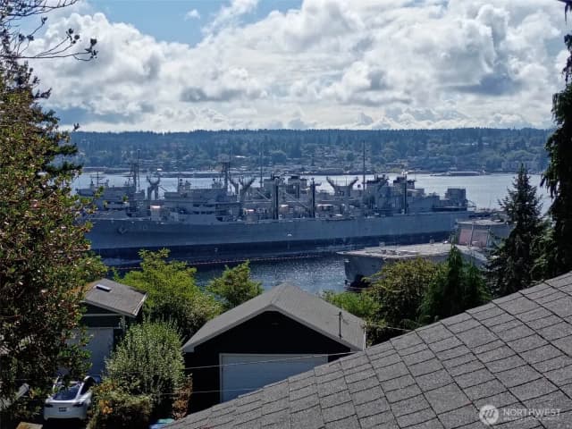 Property photo for 735 S Summit Avenue, Bremerton