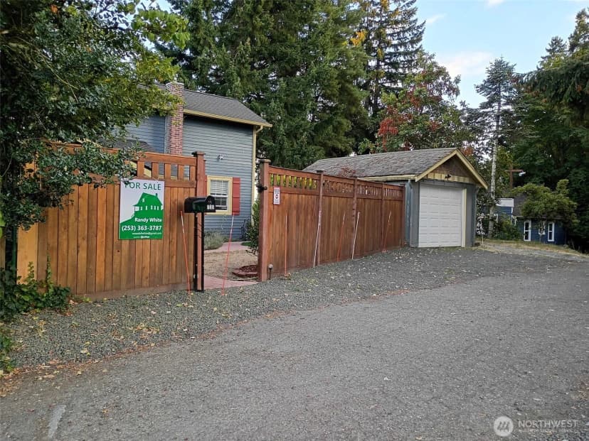 Property photo for 735 S Summit Avenue, Bremerton photo 24