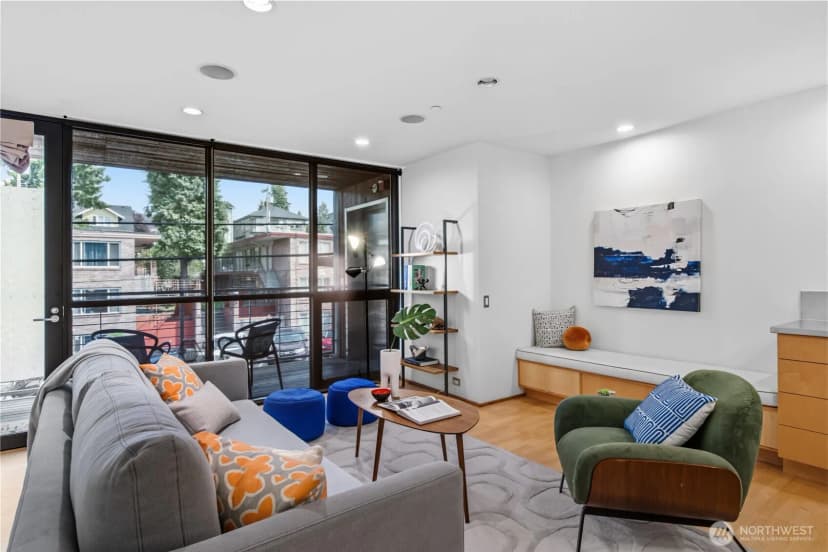Property photo for 5611 University Way Ne #200b, Seattle photo 8