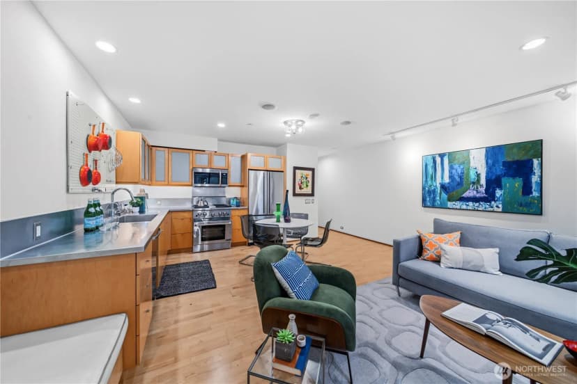 Property photo for 5611 University Way Ne #200b, Seattle photo 9