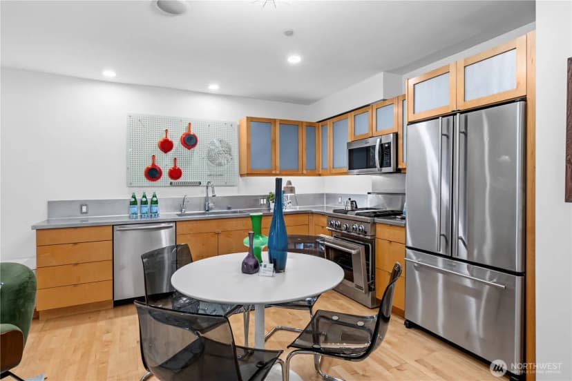 Property photo for 5611 University Way Ne #200b, Seattle photo 7