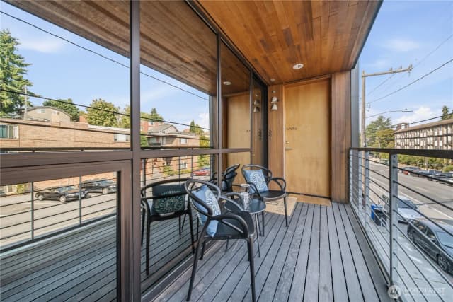 Property photo for 5611 University Way Ne #200b, Seattle photo 3