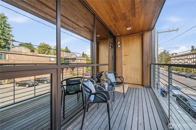 Property photo for 5611 University Way Ne #200b, Seattle photo 3