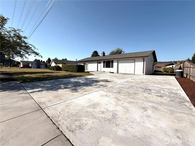 Property photo for 3430 Olive Way, Longview photo 2