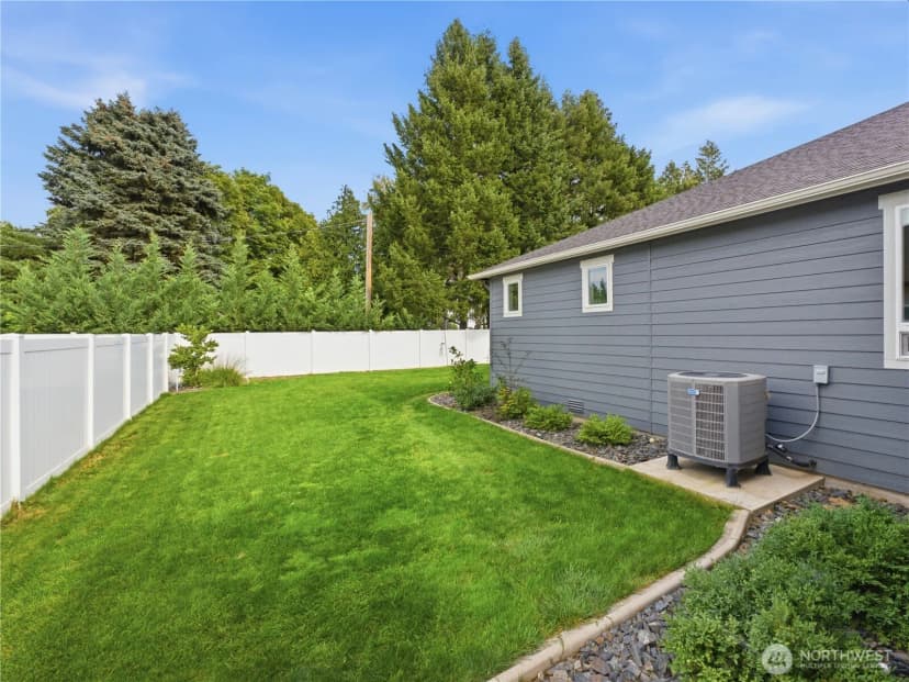 Property photo for 625 S Perry Avenue, East Wenatchee photo 35