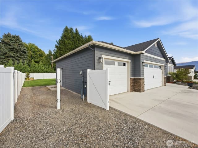 Property photo for 625 S Perry Avenue, East Wenatchee photo 4