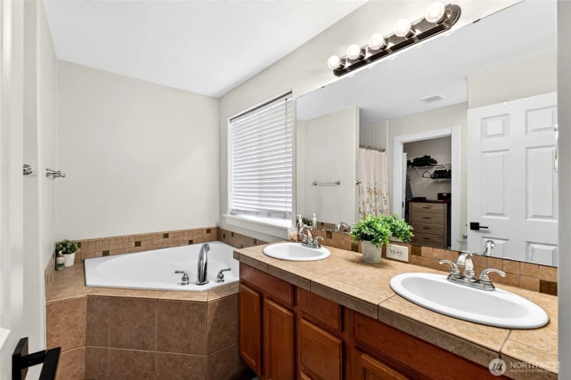 Property photo for 302 29th Street Se #101, Auburn photo 24