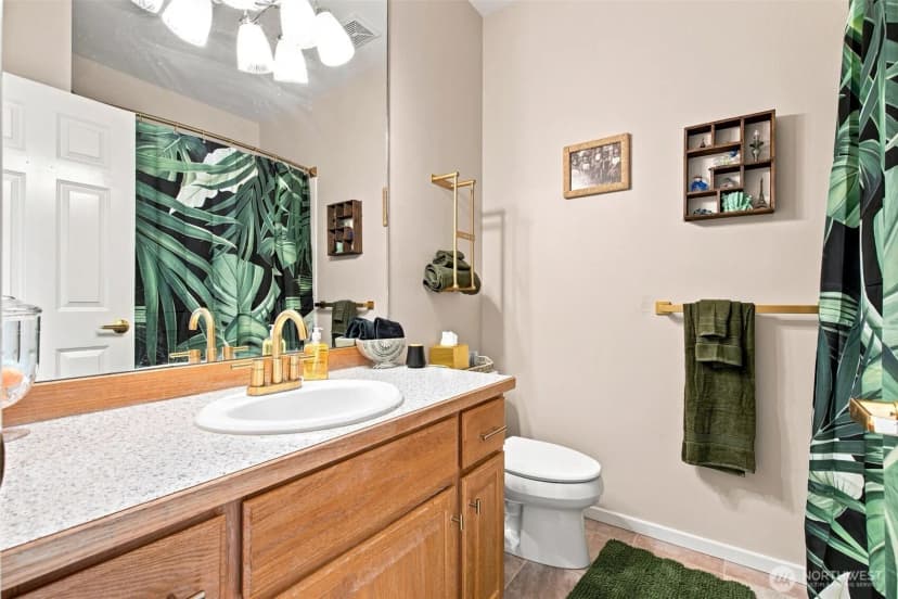 Property photo for 6086 Kingfisher Court, Bremerton photo 25