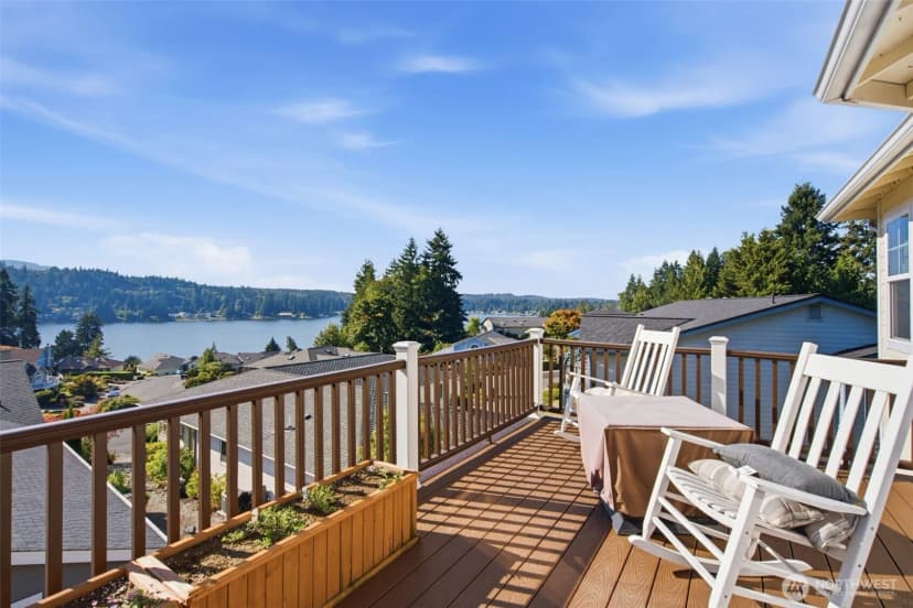 Property photo for 6086 Kingfisher Court, Bremerton photo 39