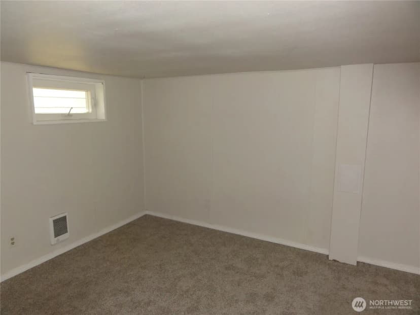 Property photo for 411 7th Street Se, Auburn photo 10