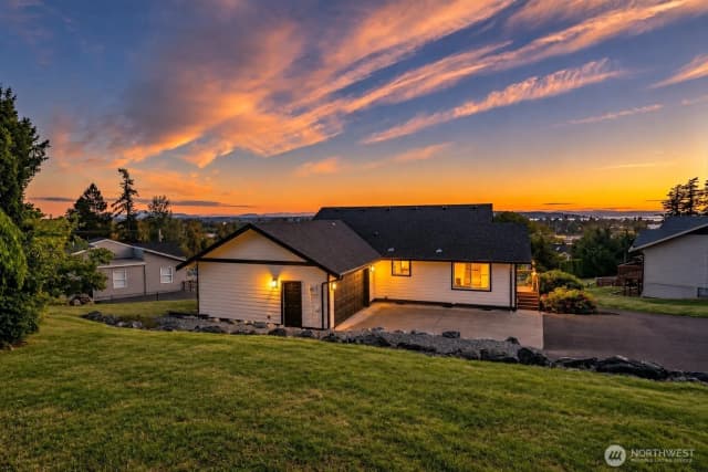 Property photo for 668 Parkview Place, Blaine