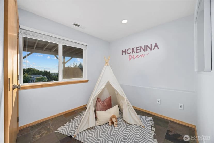 Property photo for 668 Parkview Place, Blaine photo 24