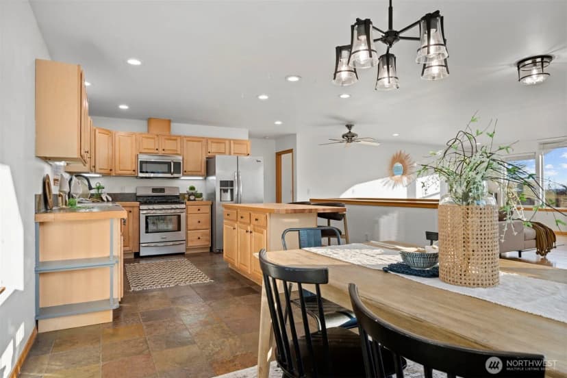 Property photo for 668 Parkview Place, Blaine photo 8