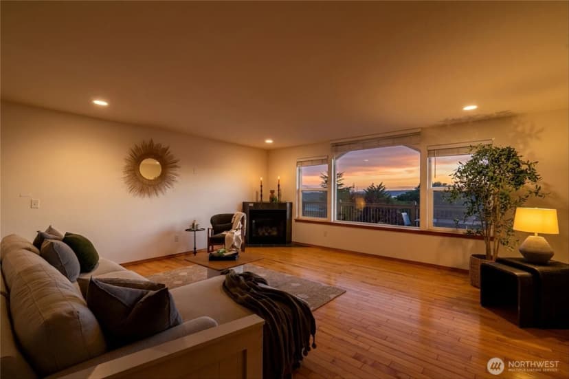 Property photo for 668 Parkview Place, Blaine photo 3