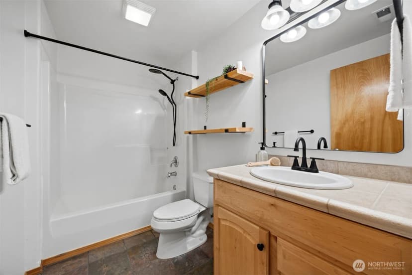 Property photo for 668 Parkview Place, Blaine photo 27