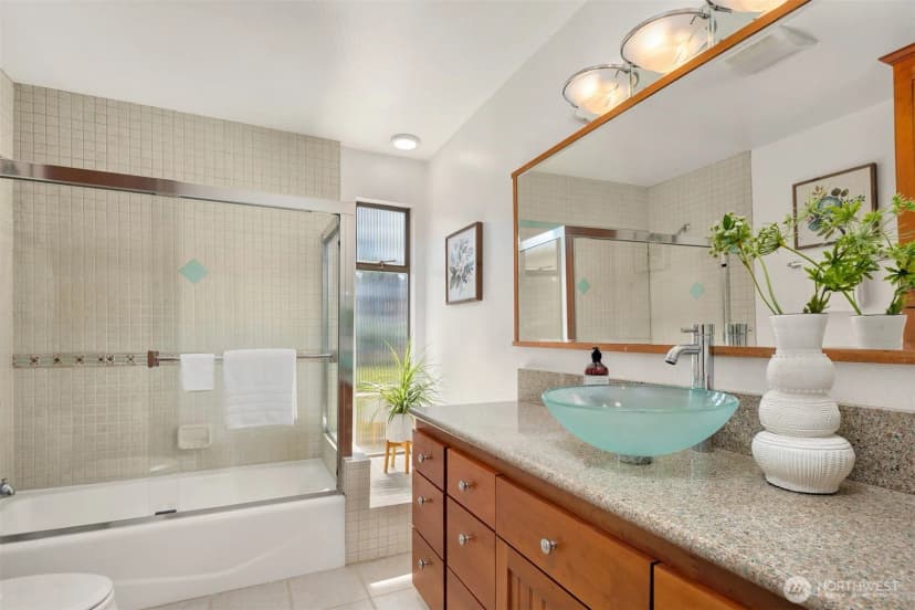 Property photo for 3734 Ne 150th Street, Lake Forest Park photo 10