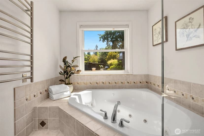 Property photo for 3734 Ne 150th Street, Lake Forest Park photo 17
